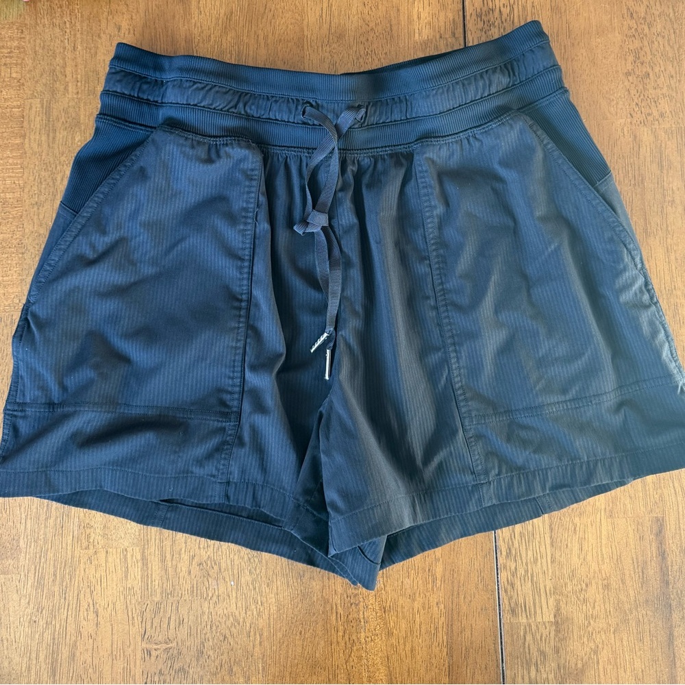 Lululemon Studio High-Rise Short 3.5”